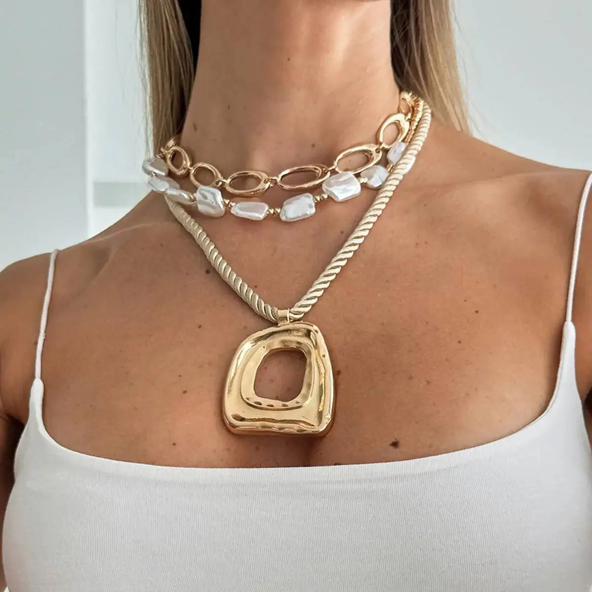 5 Styles Exaggerated Big Love Heart Cross Pendant Choker Necklace for Women Trendy Imitation Pearl Grunge Chain Jewelry