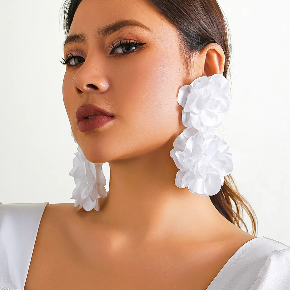 Exaggerated Big Fluffy Fabric Flower Petal Drop Earrings for Women Trendy Elegant Earring Wed Bridal Y2K Jewelry Accessories New