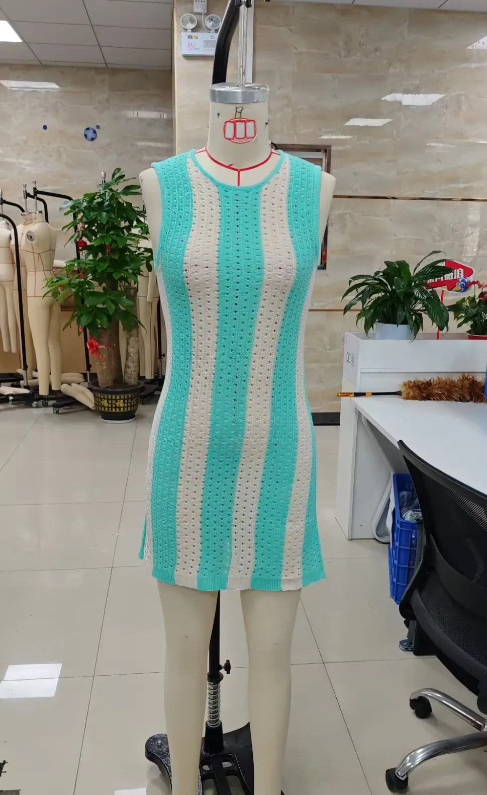 Women Y2K Sleeveless Knit Mini Dress Contrast Striped Hollow Out Ribbed Bodycon Crew Neck Casual Summer Streetwear