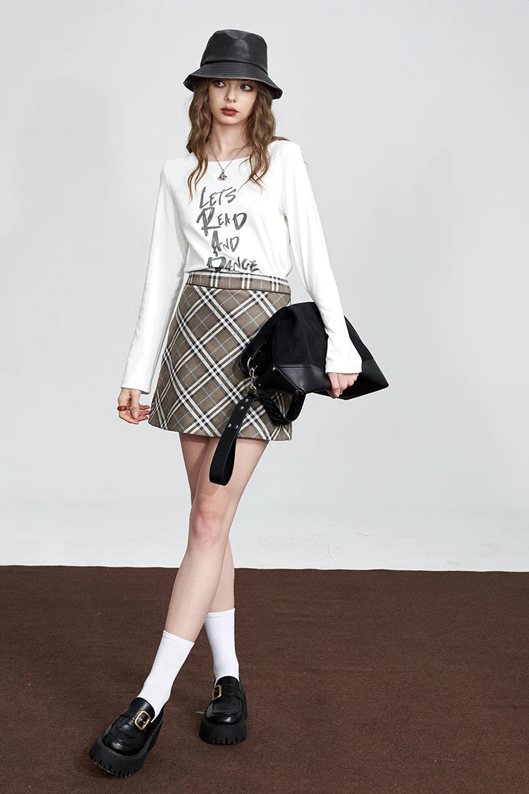 Women's Long Sleeve White T-Shirt with Letter Print, Casual Round Neck Graphic Tee for Everyday, Basic White Top