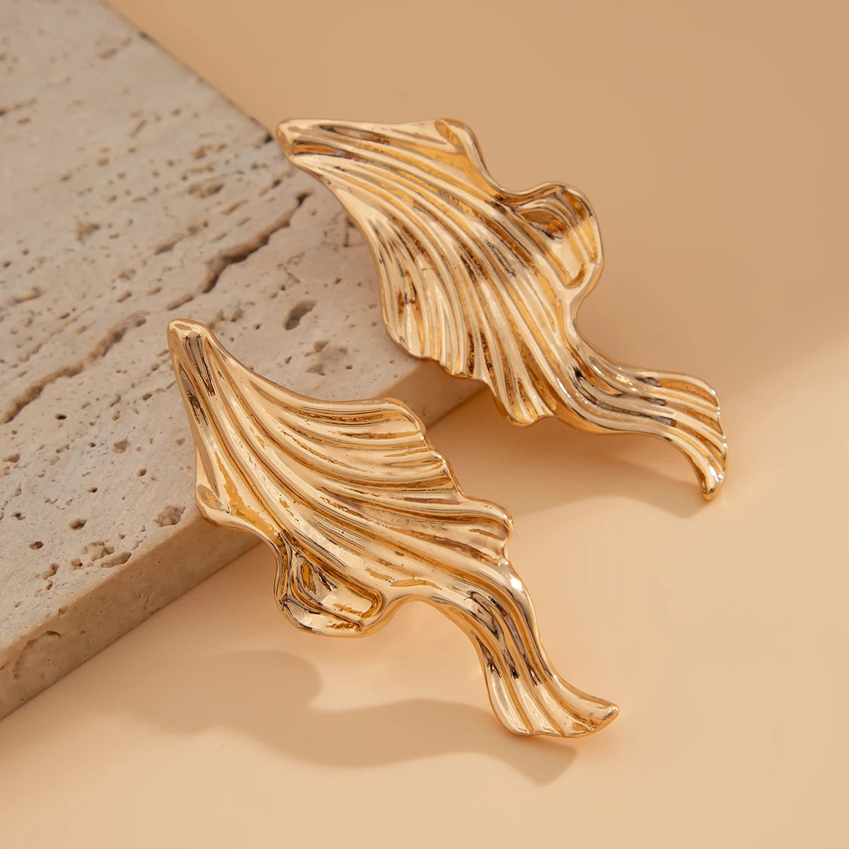 Vintage Irregular Fish Tail Drop Earrings for Women Fashion Statement Creative Metal Piercing Earring Steampunk Jewelry