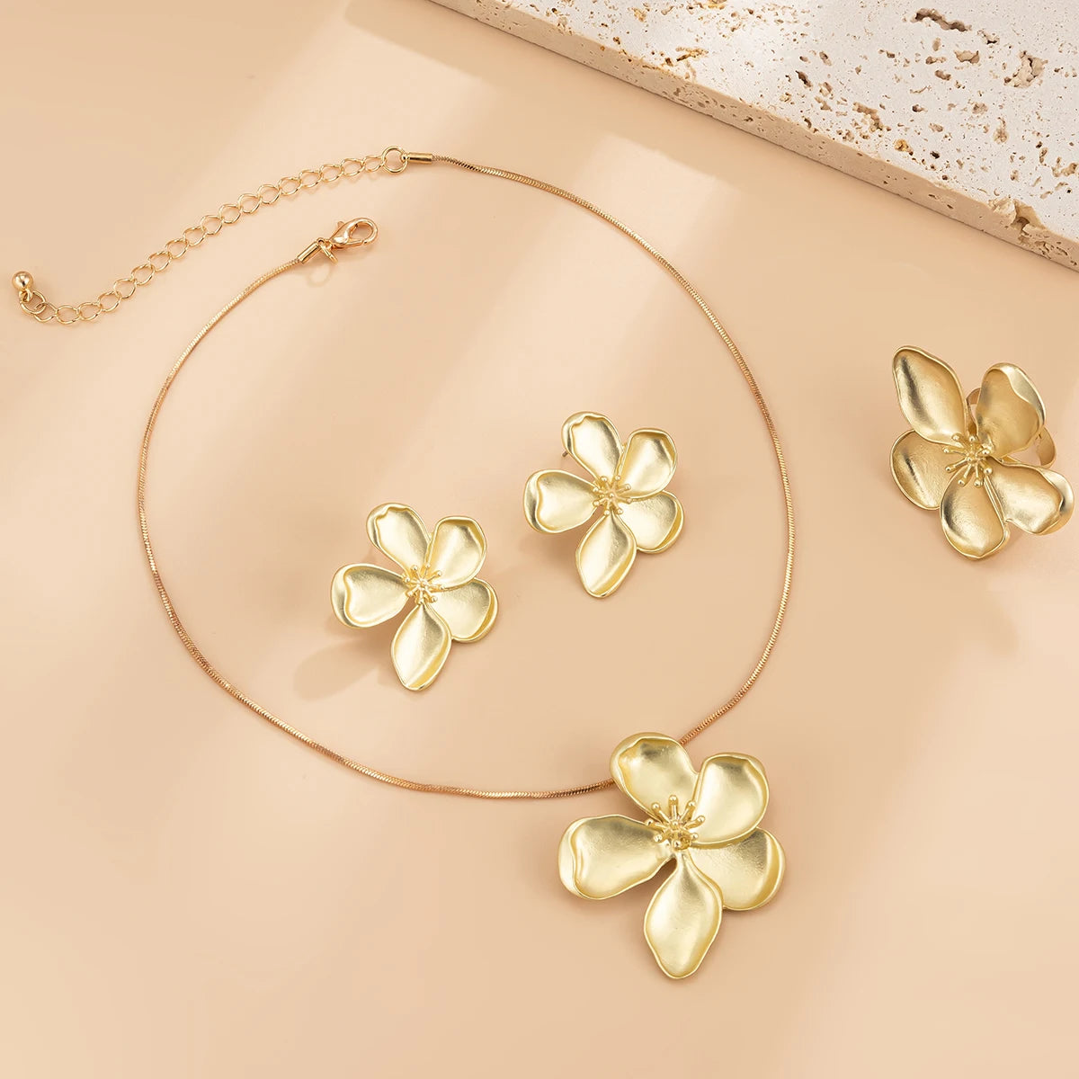 Goth Petal Flower Pendant Thin Chain Necklace Stud Earrings Rings for Women Wed Bridal Jewelry Set Engagement Gift New