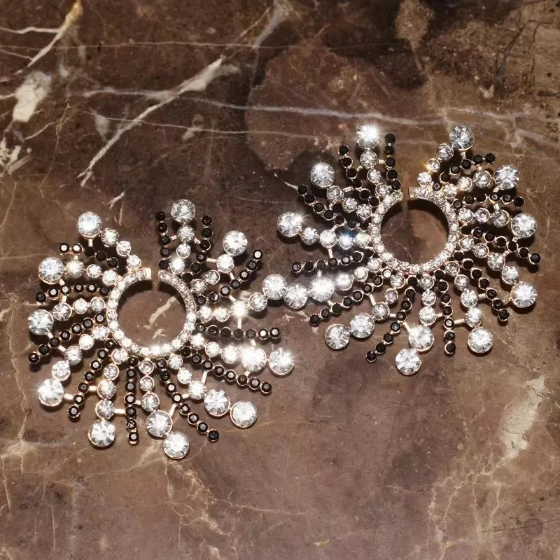 New Fashion Women Shiny Rhinestone Sunshine Styles Dangle Earrings Jewelry Boutique Evening Dress Statement Earrings Accessories