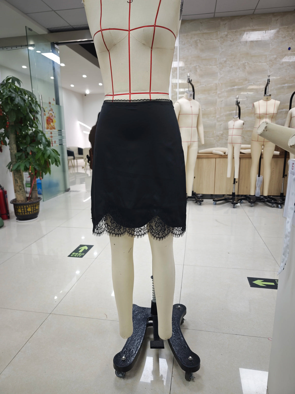 Elegant Lace Trim Elastic Waist Midi Skirt Women Satin Half Slip Skirts Fashion Silky Knee Length Underskirts Dress