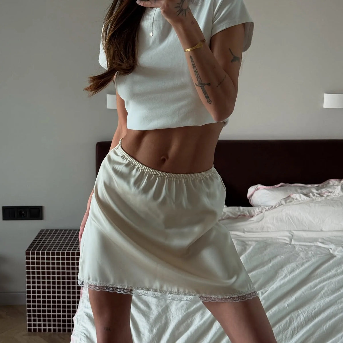 Women Sexy High Waist Satin Mini Skirt White Red Chic Streetwear Summer Elastic Waist Slim Skirt Hot Girls Casual Simple