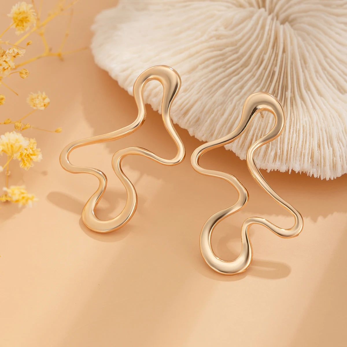 Minimalism Hollow Irregular Waterdrop Stud Earrings for Women Creative Goth Geometric Piercing Earrings Y2K Accessories