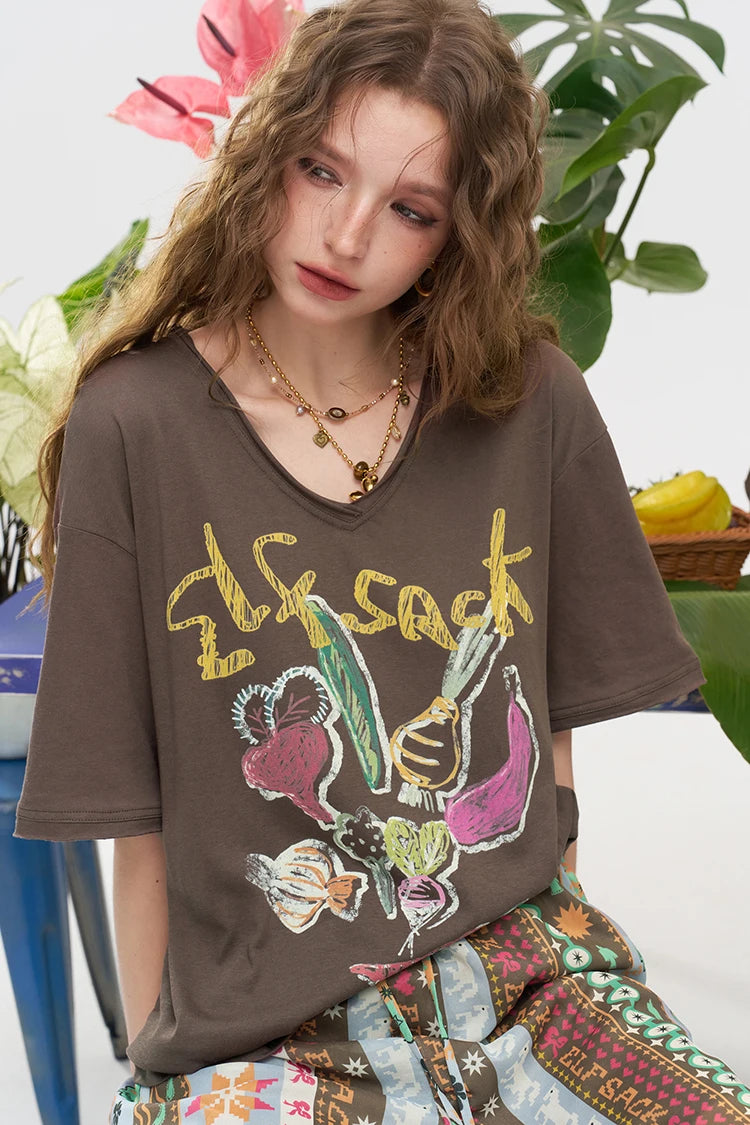 Women's V Neck Short Sleeve Tee with Hand Drawn Vegetable Print, Irregular Hem Loose T-shirt for Daily, Casual Soft Knit