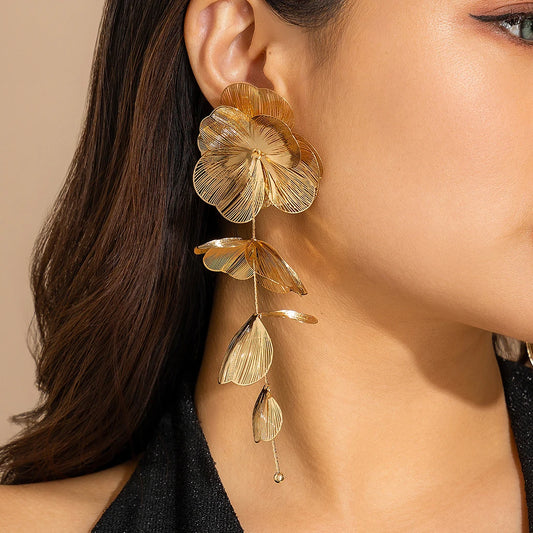 Exaggerated Gold Color Big Petal Flower Drop Earrings for Women Classic Metal Long Hanging Piercing Earrings Y2K Accessories New