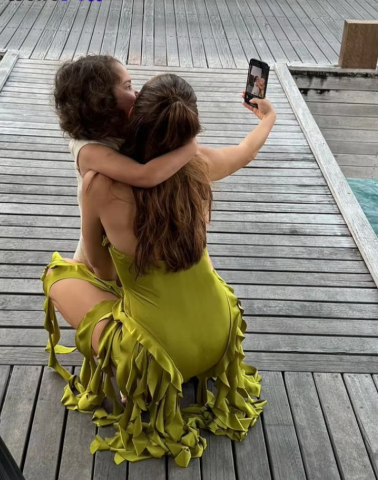 Halter Party Dress Women Backless Chic Irregular Tassel Hem Summer Sexy Birthday Party Split Midnight Club Bodycon