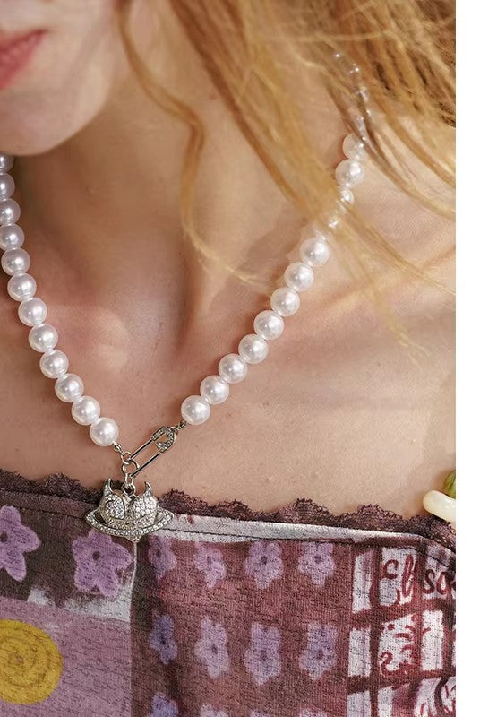 Minimalist Faux Pearl Necklace with Planet‑Shaped Rhinestone Pendant, Elegant Dainty Chain for Daily Wear