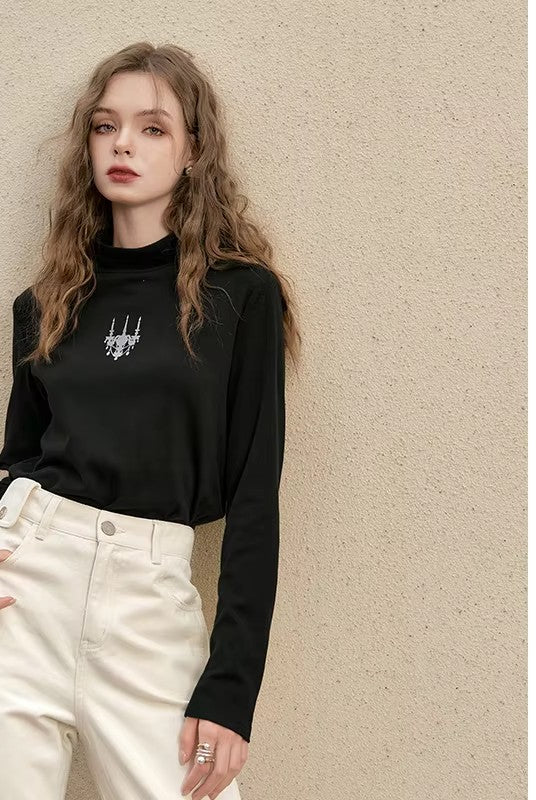 Women's Casual Graphic Long Sleeve Top with Cartoon Print, Cozy White Tee for Everyday Wear