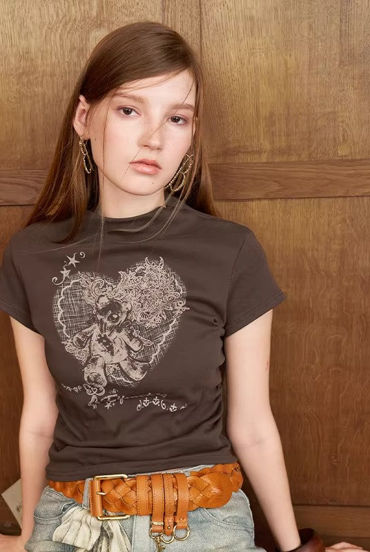 Women's Cropped T-Shirt with Heart Graphic Print, Ruched Side Short Sleeve Top for Everyday